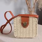 BOLSA FEMININA TRANSVERSAL ESTILO PRAIA COMPACTA E MODERNA Cor:Bege Claro - GENERICA