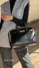 Bolsa Florença Craquelado // Preto - Tamanho Médio - Forro interno