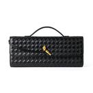 Bolsa Joryin Clutch Trançada em material vegano Camurça Preta Bolsa Joryin Clutch Trançada em material vegano Camurça Preta