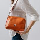 Bolsa Leme feminina couro legítimo com alça regulável - Laci Baruffi
