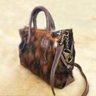 Bolsa Mini Bucket em Couro Natural com Pelo Tricolor 03321