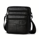 Bolsa na cor preta, masculina, bolsa em material sintético, super elegante.