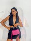 Bolsa pequena com corrente