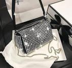 Bolsa preta com pedras brilhantes LD modas