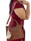 Bolsa Rafitthy Camel e Marron de Mão Tira-Colo Bolsa Rafitthy Camel e Marron de Mão Tira-Colo