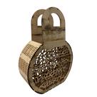 Bolsa Redonda Trabalhada 19x26x07 cm Em MDF Bolsa Redonda Trabalhada 19x26x07 cm Em MDF