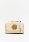 Bolsa shoulder couro e enfeite metal lança perfume -