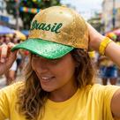 Boné Brasil Tecido com Lantejoulas Ajustável Verde e Amarelo