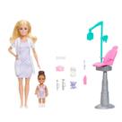 Boneca Barbie Profissões Dentista com Cadeira, Criança Pequena e Acessórios