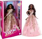 Boneca Barbie The Movie President colecionável com vestido
