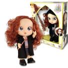 Boneca Bravezinha Tipo Hermione do Harry Potter Com Varinha