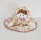 Boneca De Pano Deitada Bia Pelúcia Rosê Nude Floral 36cm