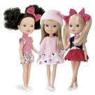 Boneca Friends Coleção Inverno C/ Touca e Uma Troca De Roupa