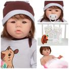 Boneca Menina com Roupinha de Capivara e Acessórios