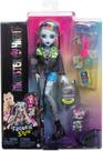 Boneca Monster High Frankie Stein com Jaqueta Jeans e Shorts Estilo