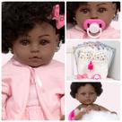 Boneca Reborn Menina Negra Olho Castanho Com Roupão e Itens
