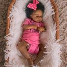 Boneca Reborn Menina Negra Pinky - 50cm Realista com Roupas