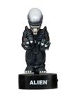 Boneco Bobblehead NECA Alien Xenomorph 15 cm com energia solar