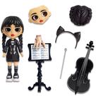 Boneco colecionável Just Play Wednesday Deluxe de 15 cm com 11 peças
