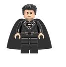 Boneco Superman Traje Preto em Bloco de Montar