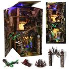 Book Nook Kit MiniCity Art Nouveau Studio Alice no País das Maravilhas