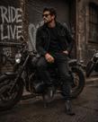 Bota Adventure masculina em couro Bota Adventure masculina em couro