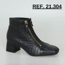 Bota ajuste fino couro, bico redondo e salto 5cm ideal para o conforto dos pés. preto com detalhe zipperref 21304