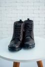 Bota Cano Baixo em Couro com zíper e cadarço Bota Cano Baixo em Couro com zíper e cadarço
