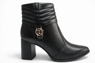 Bota Cano Curto Preta com Salto Bloco e Detalhe Dourado