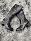 Bota cano longo couro