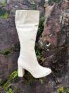 Bota Cano Médio Mississipi Branco Off Salto Grosso Bota Cano Médio Mississipi Branco Off Salto Grosso