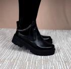 Bota cano médio preta