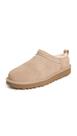 Bota Clássica Micro Feminina UGG em Camurça Areia Tamanho 9 Bota Clássica Micro Feminina UGG em Camurça Areia Tamanho 9
