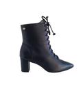 Bota Coturno Feminina em Couro Preta Salto Bloco Bico Fino Parô Bota Coturno Feminina em Couro Preta Salto Bloco Bico Fino Parô