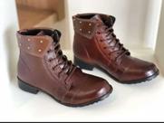 Bota Coturno Pinhão com Cravos