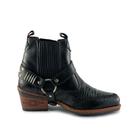 Bota Country de Couro na Cor Preta com Textura e Elástico Acabamento Croco e Detalhes em Costura Manual - CHACAL