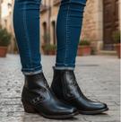Bota Country Feminina Com Ziper Fecho Botina Texana Cor Preta Solado Borracha Costurado Modelo 3536
