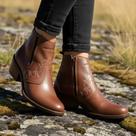 Bota Country Feminina Cor Marrom Com Ziper Couro Solado Costurado Salto Carrapeta 3536