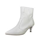 Bota Couro Legítimo Salto Baixo Fino Cano Curto Bico Fino Luiza Sobreira Off White Mod. 2158