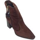 Bota Dakota Feminina Couro Camurça com Salto Bloco 8cm Cor:CacauTamanho:36 Bota Dakota Feminina Couro Camurça com Salto Bloco 8cm Cor:CacauTamanho:36