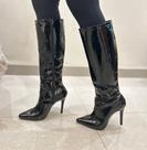 Bota feminina cano alto salto fino verniz zíper forrada