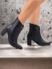 Bota Feminina Cano Curto Baixo Com Detalhe Pingente Salto Alto