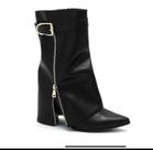 Bota Feminina Cano Médio Ramarim em material sintético -