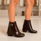 Bota Feminina Capa Cano Médio Salto Grosso Bico Quacdrado Cor:MarromTamanho:40