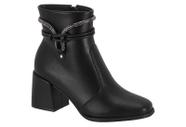 Bota Moleca Cano Curto Preta Salto Bloco Detalhe Em Cordão Preto/Preto