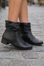 Bota Pegada Feminina Em Couro Preta