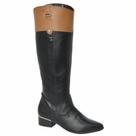 Bota preta com detalhe marrom