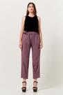 Boutic. Calça Clochard Mia Roxo Boutic. Calça Clochard Mia Roxo