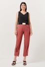 Boutic. Calça Clochard Mia Telha Boutic. Calça Clochard Mia Telha