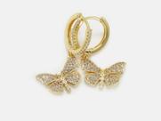Brinco argola cravejada com pingente de borboleta banhado a Ouro